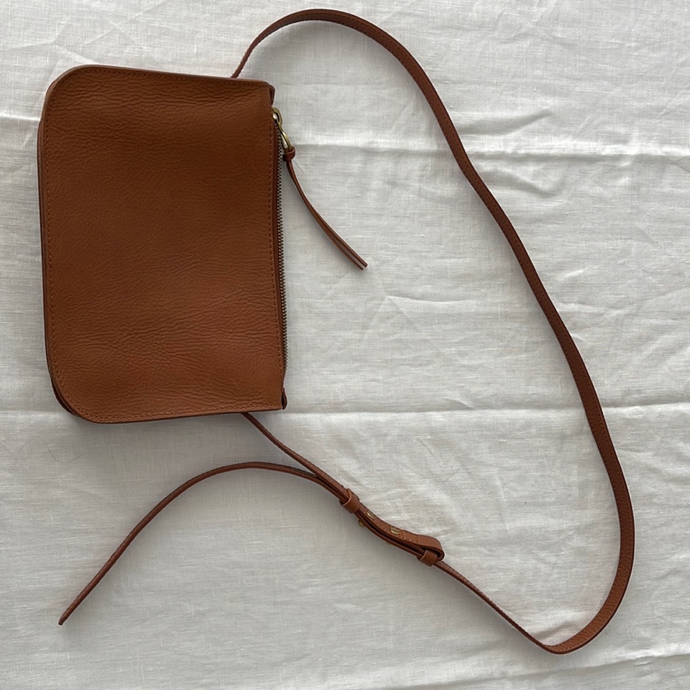 The Simple Crossbody Bag